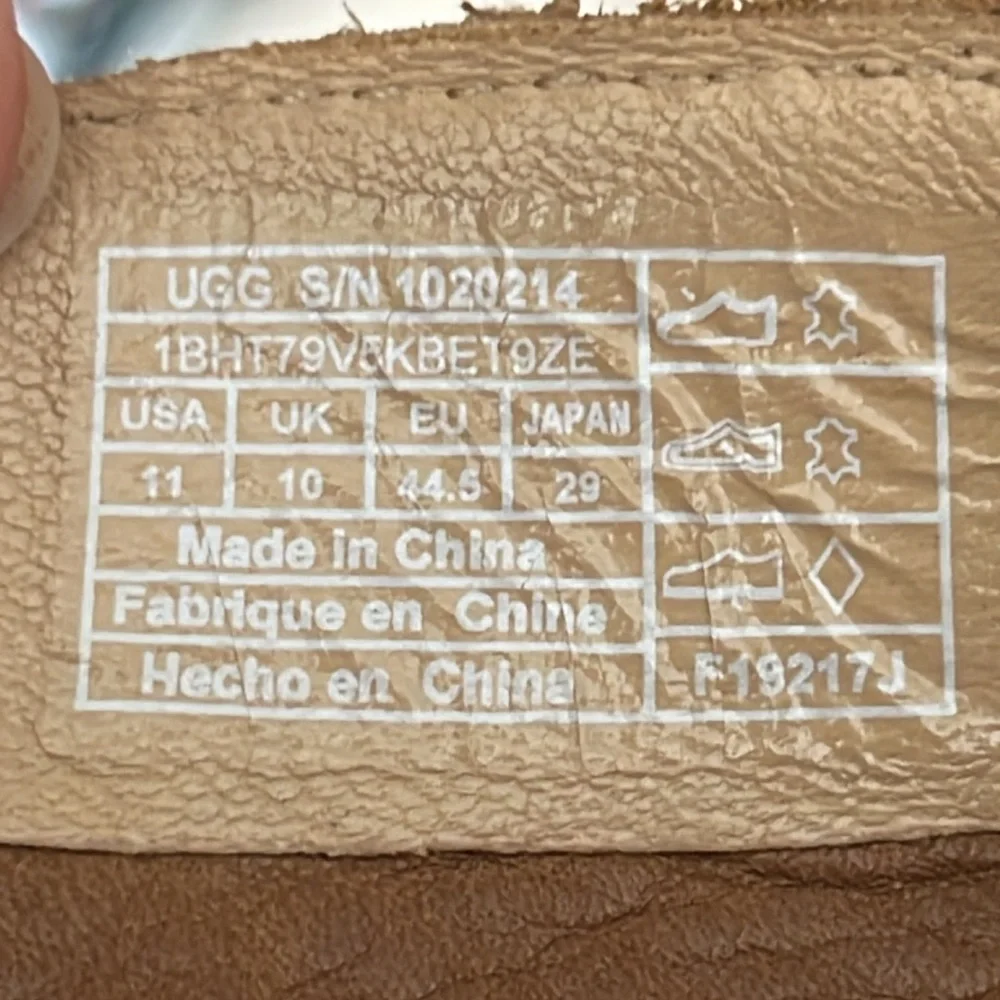 UGG men tan
